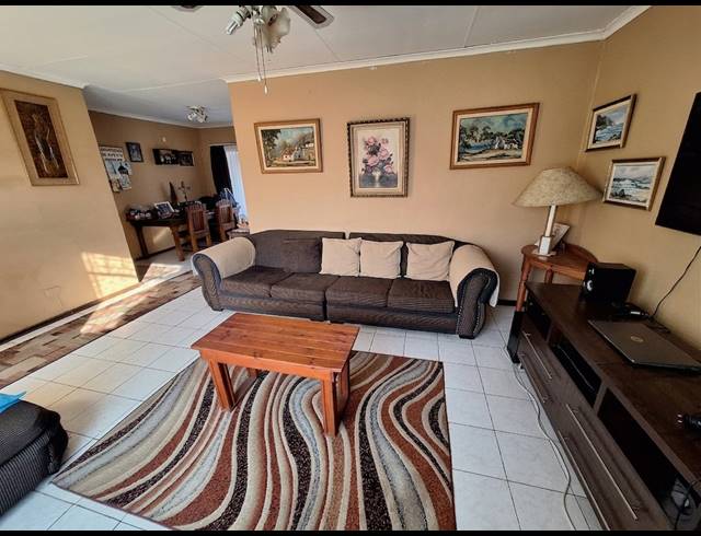 3 BEDROOM HOUSE FOR SALE IN VANDERBIJLPARK SE 6